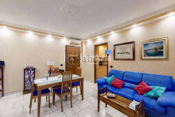 appartamento in vendita a Milano in zona Lorenteggio