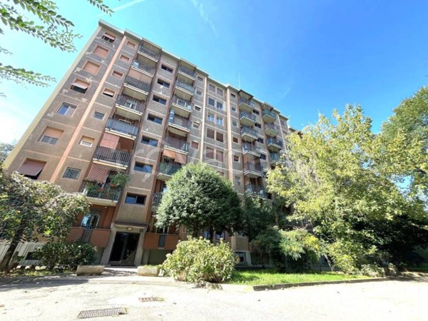 appartamento in vendita a Milano in zona Gallaratese