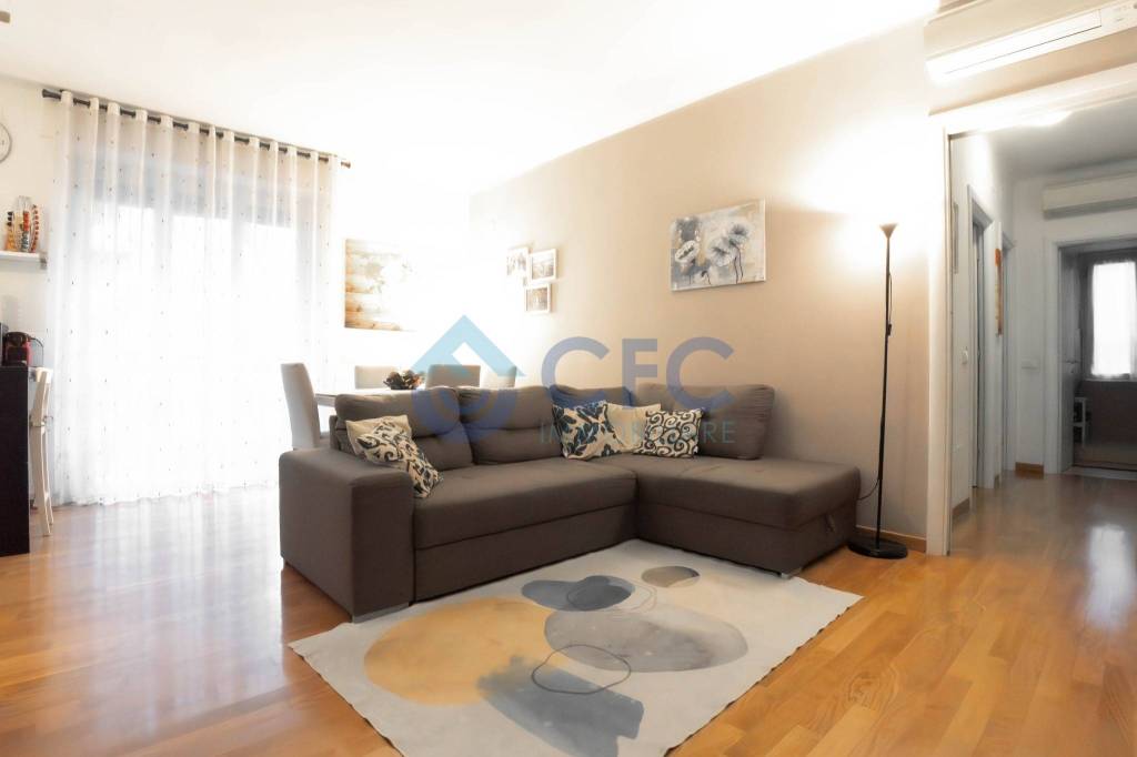 appartamento in vendita a Milano in zona Feltre