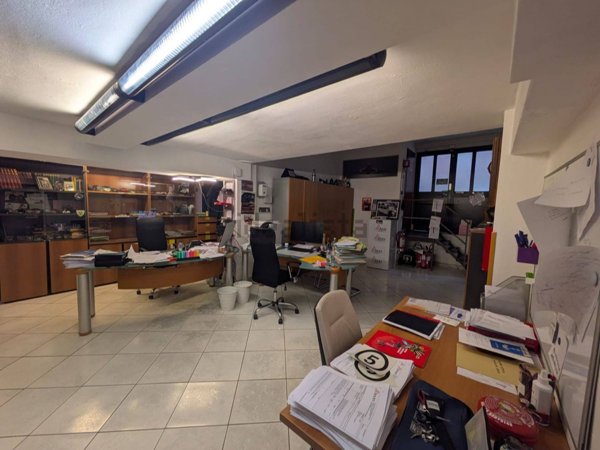 ufficio in vendita a Milano in zona Comasina