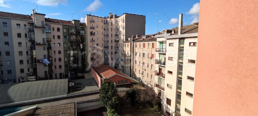 appartamento in vendita a Milano in zona Dergano