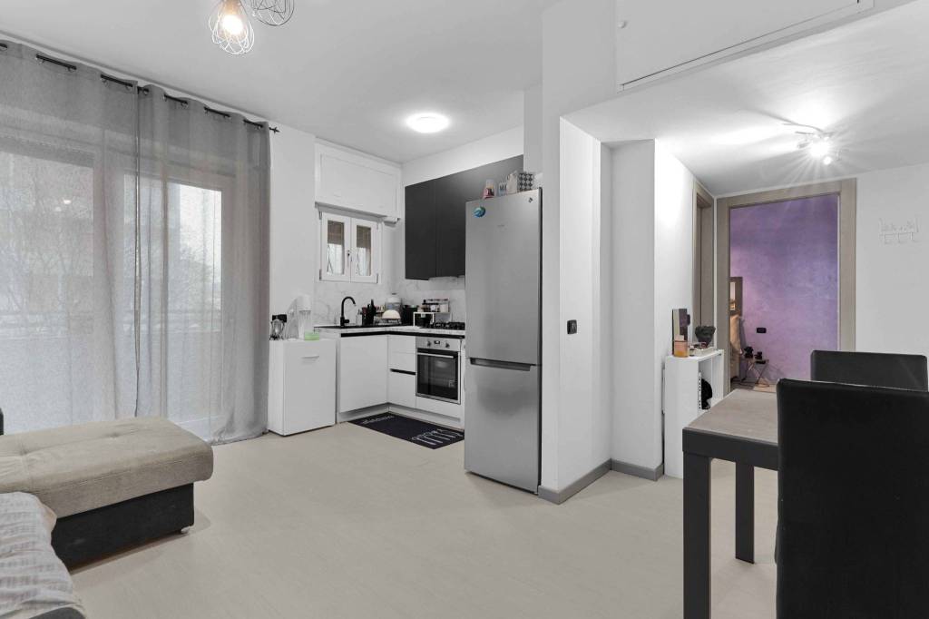 appartamento in vendita a Milano in zona Famagosta