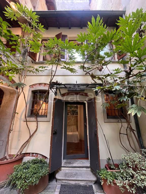 appartamento in vendita a Milano in zona Porta Ticinese