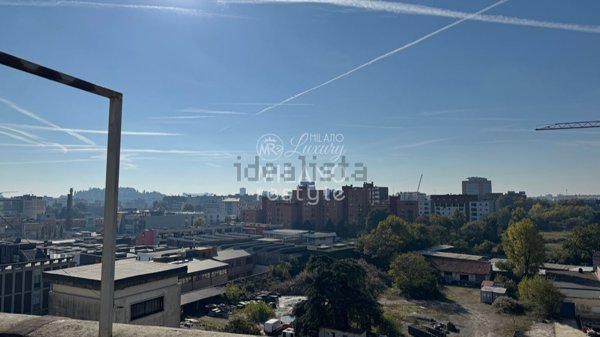 appartamento in vendita a Milano in zona Villapizzone