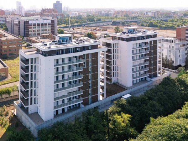 appartamento in vendita a Milano in zona Famagosta