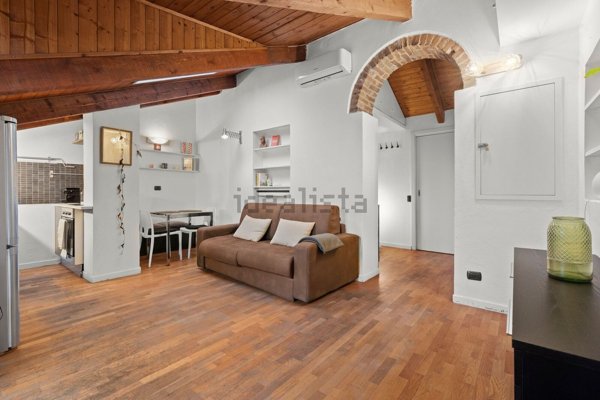 appartamento in vendita a Milano in zona Porta Genova