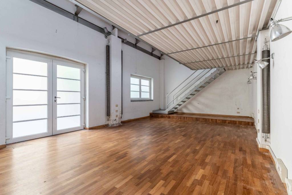 appartamento in vendita a Milano in zona Porta Genova