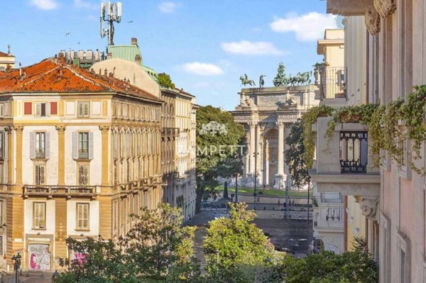 appartamento in vendita a Milano in zona Sempione