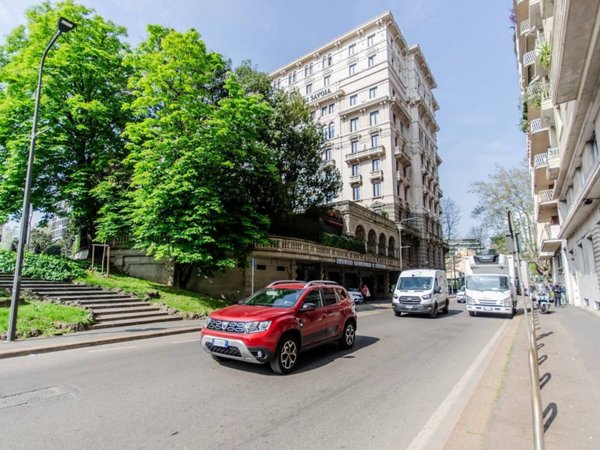 negozio in vendita a Milano in zona Centro Direzionale