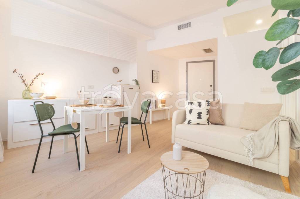 appartamento in vendita a Milano in zona Solari
