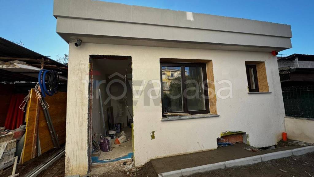 appartamento in vendita a Milano in zona Lorenteggio