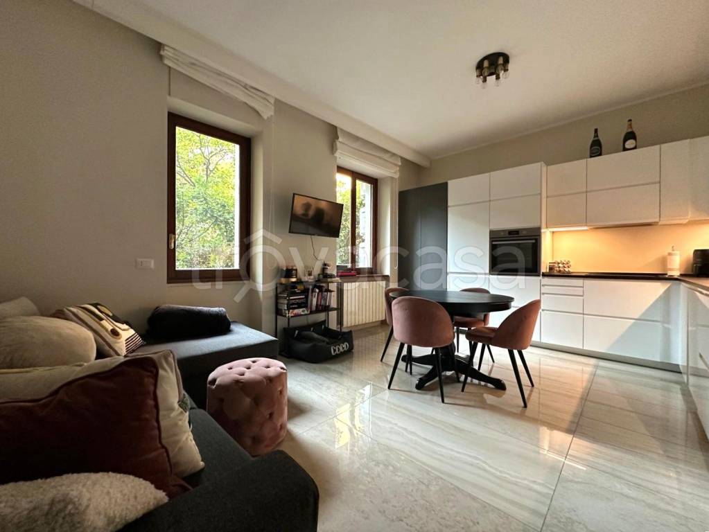 appartamento in vendita a Milano in zona Bocconi