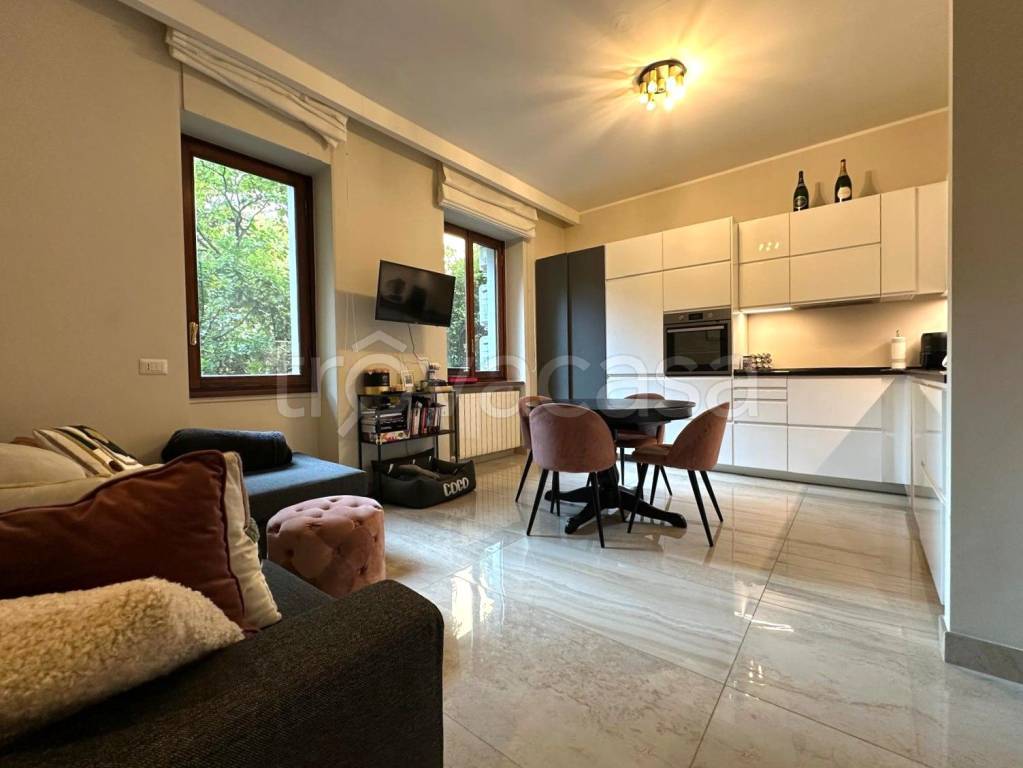 appartamento in vendita a Milano in zona Bocconi