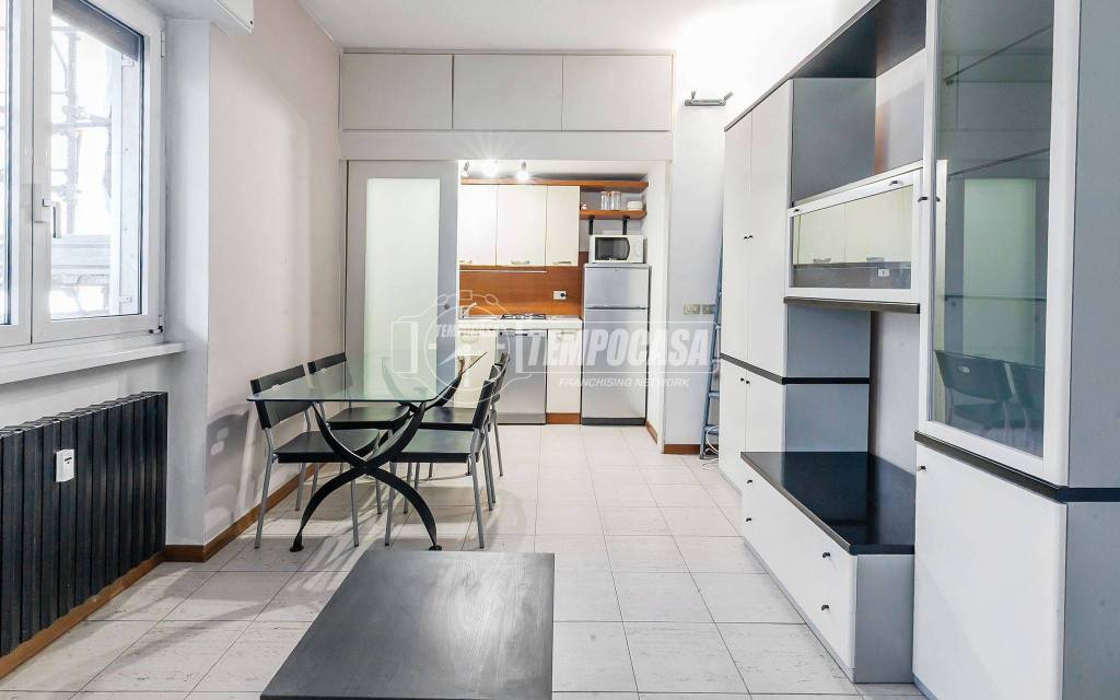 appartamento in vendita a Milano in zona Dergano