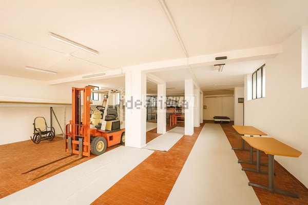 locale di sgombero in vendita a Milano in zona Crescenzago