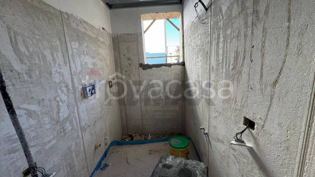 appartamento in vendita a Milano in zona Lorenteggio