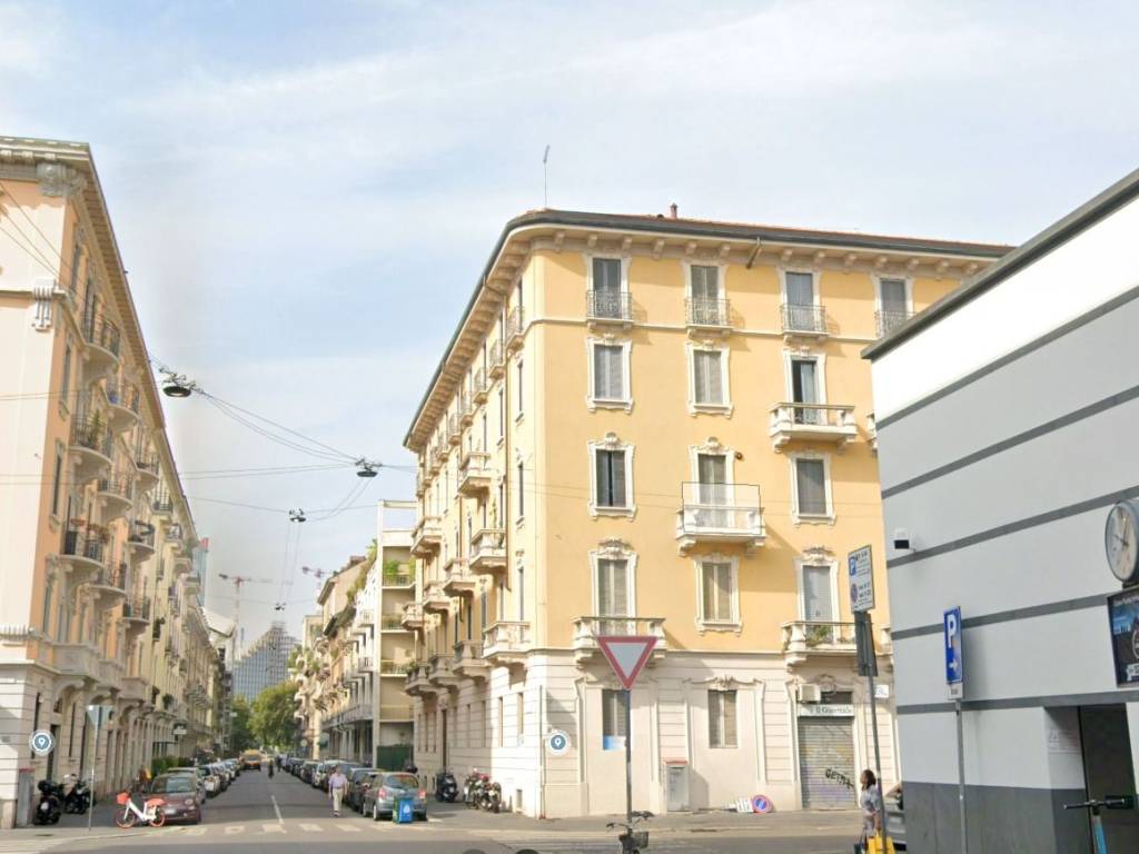 appartamento in vendita a Milano in zona Sempione