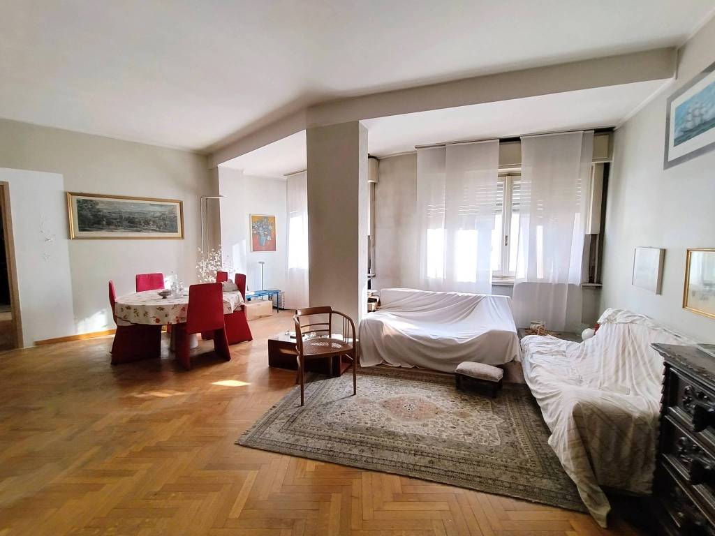 appartamento in vendita a Milano in zona Piazzale Lodi