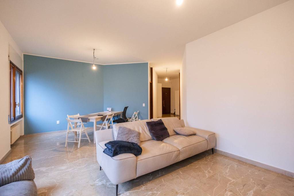 appartamento in vendita a Milano in zona Baggio