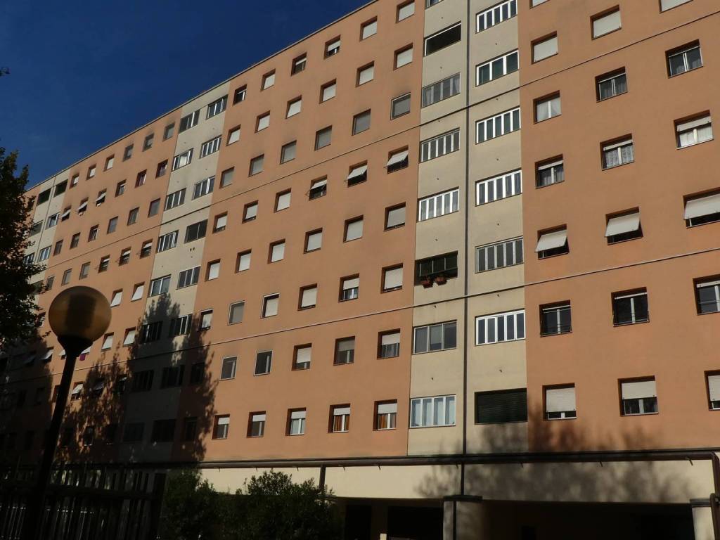 appartamento in vendita a Milano in zona Baggio