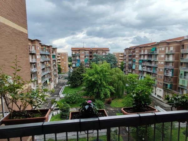 appartamento in vendita a Milano in zona Corvetto