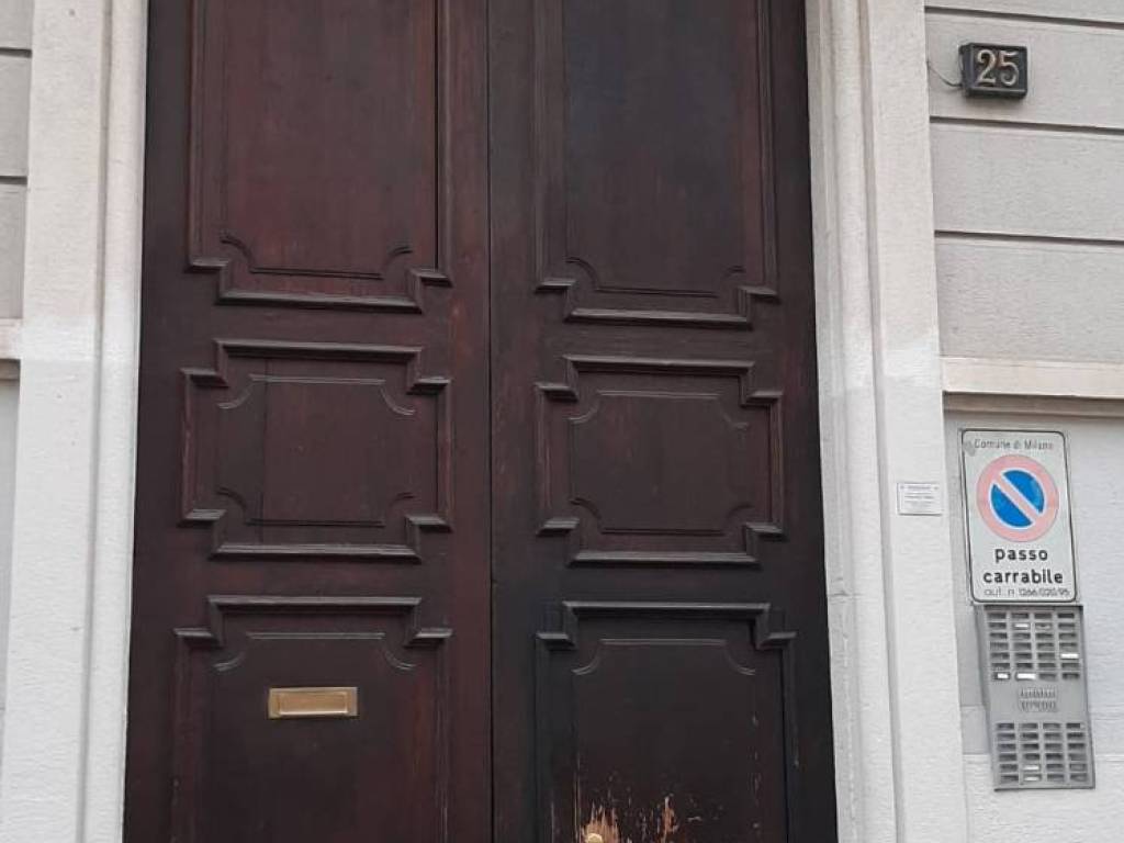 locale commerciale in vendita a Milano in zona Affori