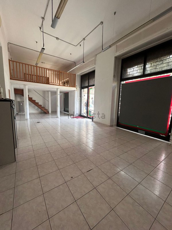 negozio in vendita a Milano