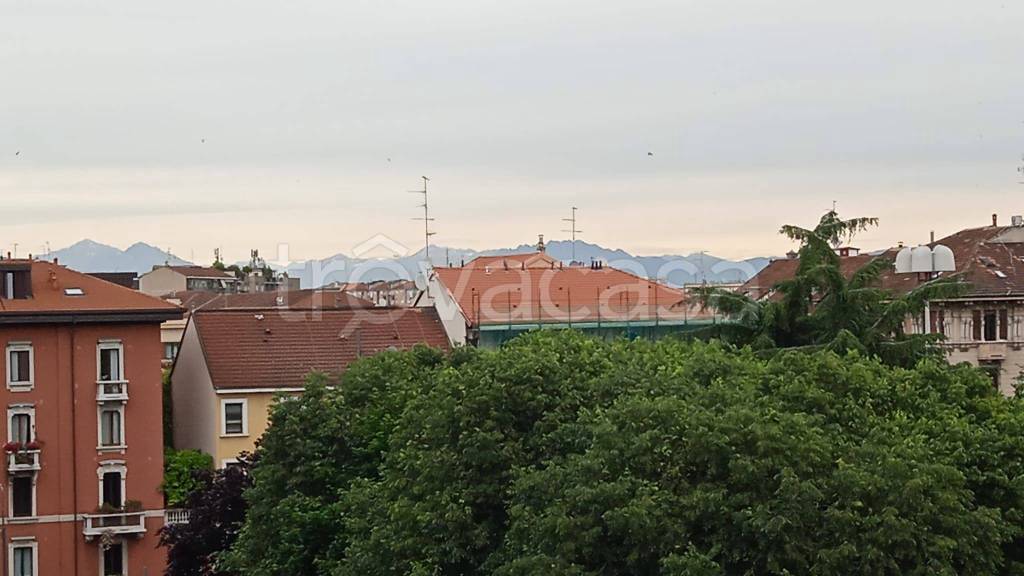 appartamento in vendita a Milano in zona Città Studi