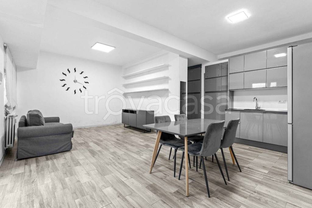 appartamento in vendita a Milano in zona Barona