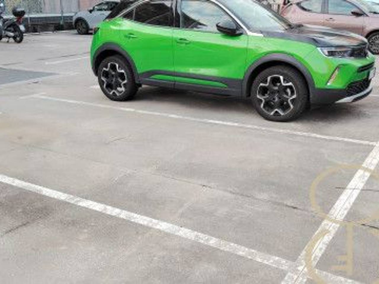 negozio in vendita a Milano in zona Barona