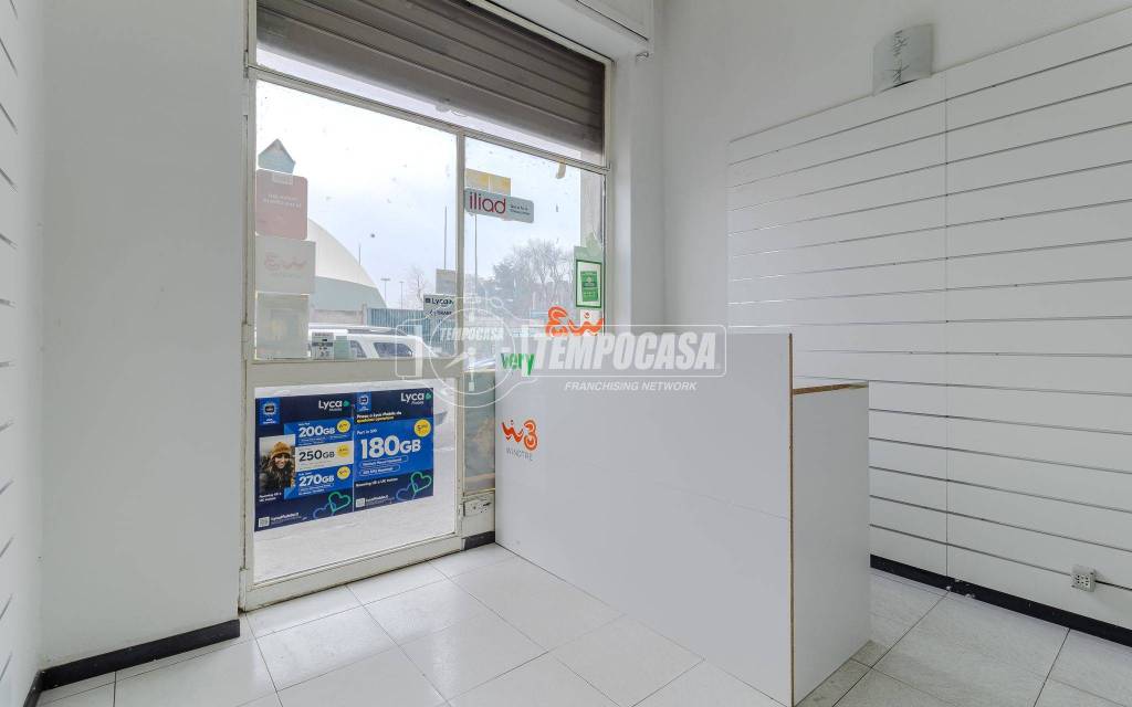 negozio in vendita a Milano in zona Porta Vittoria
