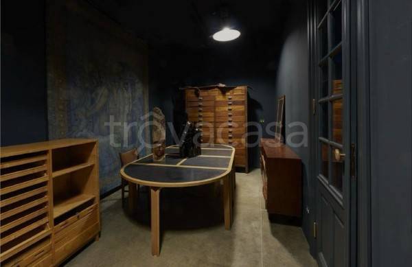 locale commerciale in vendita a Milano in zona Porta Vittoria