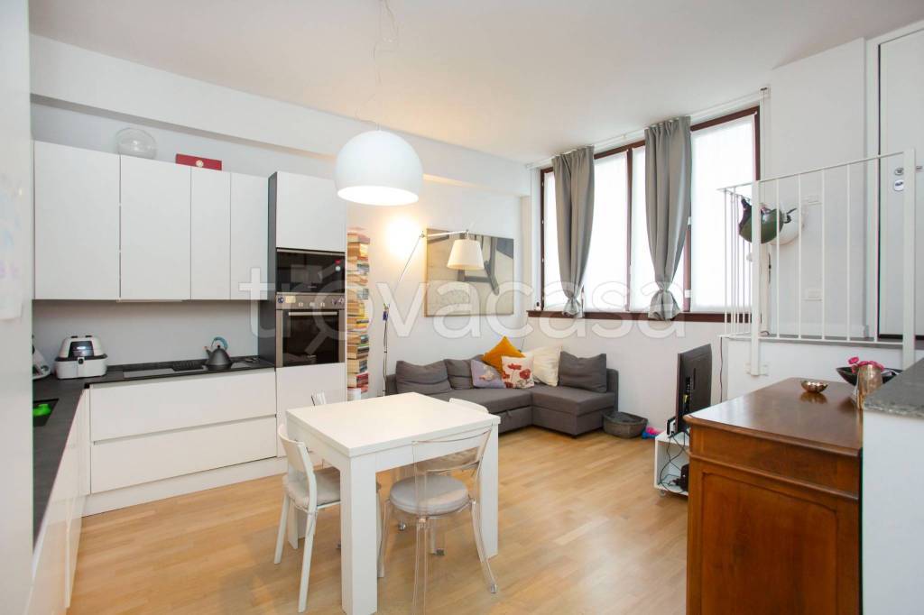 appartamento in vendita a Milano in zona Il Portello