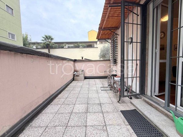 appartamento in vendita a Milano in zona Forlanini