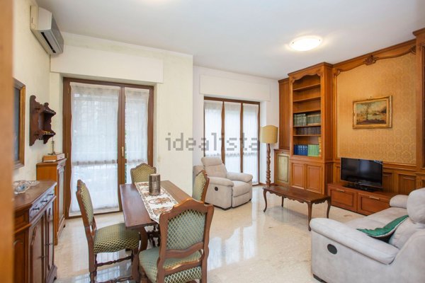 appartamento in vendita a Milano in zona Famagosta