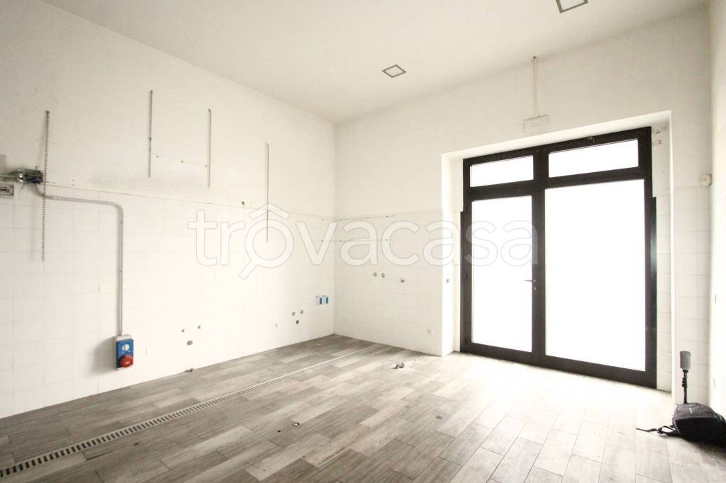 negozio in vendita a Milano in zona Bicocca