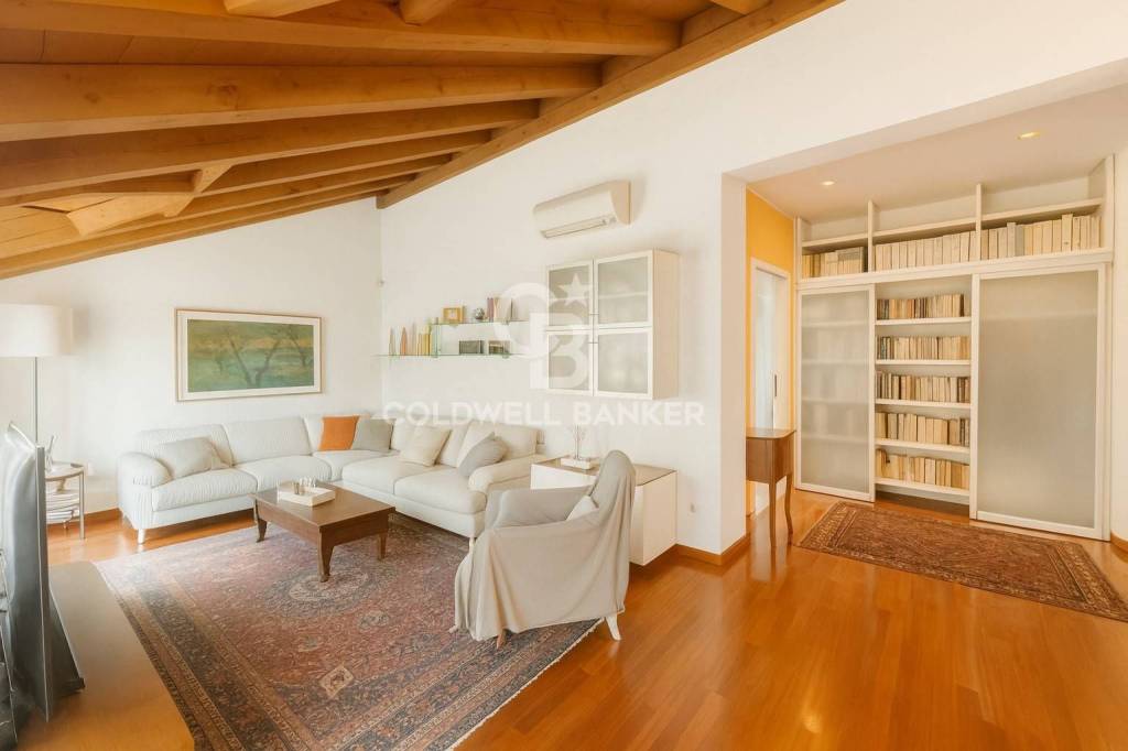 appartamento in vendita a Milano in zona Corvetto