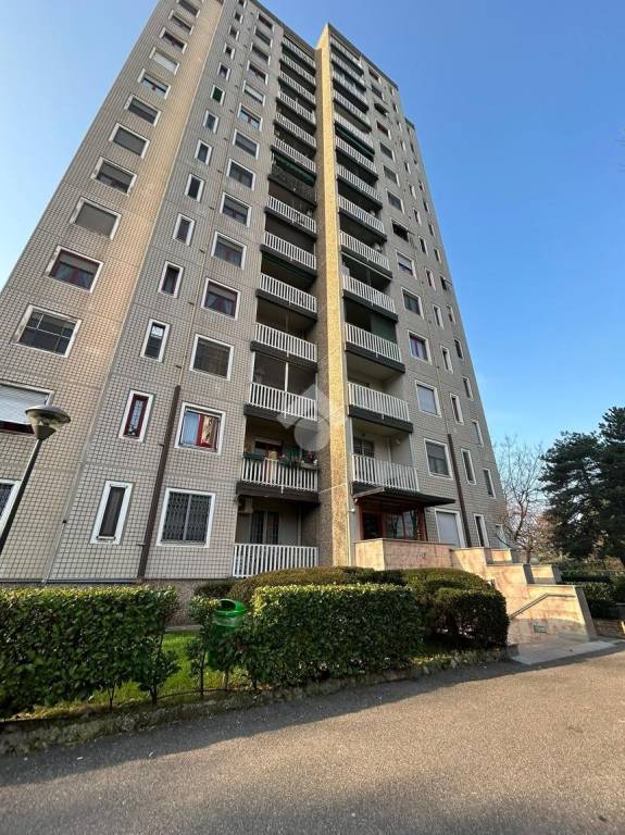 appartamento in vendita a Milano in zona Gallaratese