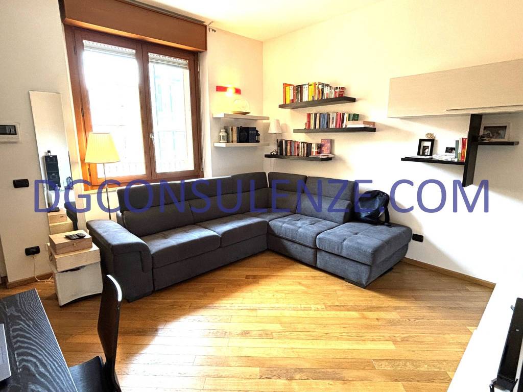 appartamento in vendita a Milano in zona Vigentino