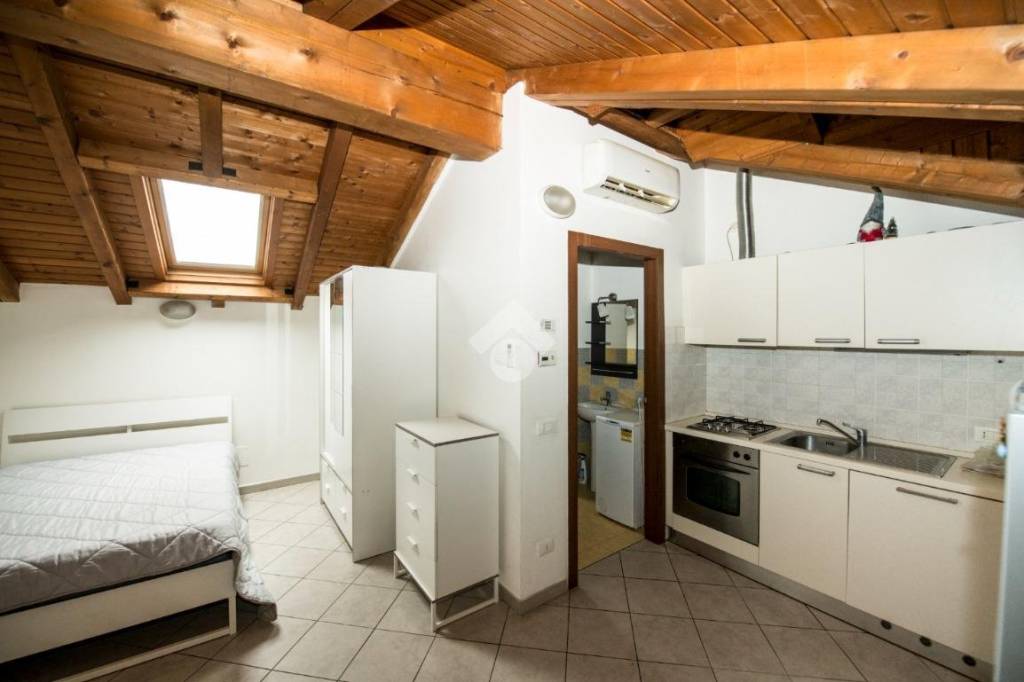 appartamento in vendita a Milano in zona Baggio