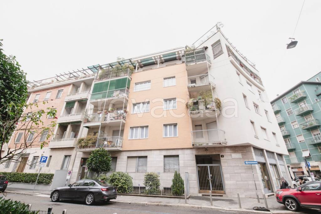 appartamento in vendita a Milano in zona Città Studi