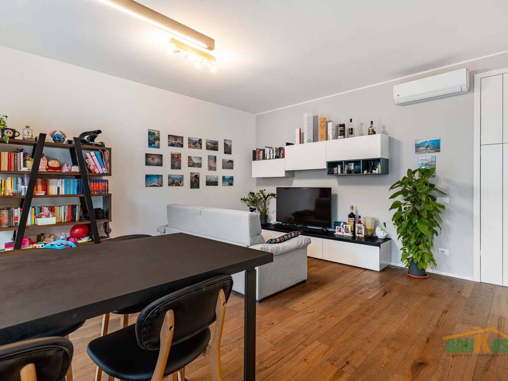 appartamento in vendita a Milano in zona Sempione