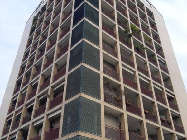 appartamento in vendita a Milano in zona Baggio