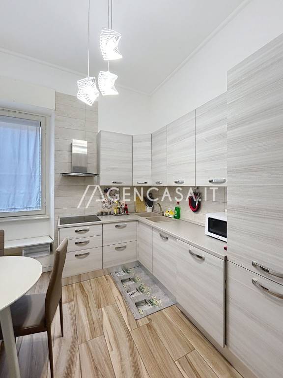 appartamento in vendita a Milano in zona Centro Direzionale