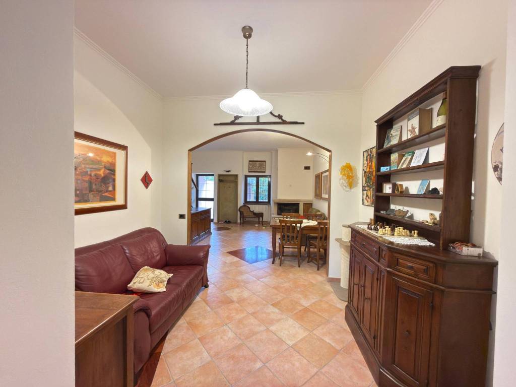 casa indipendente in vendita a Milano in zona Baggio