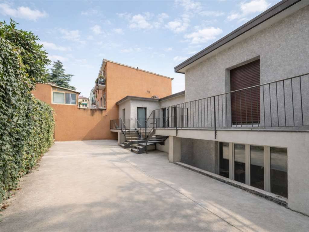 appartamento in vendita a Milano in zona Calvairate