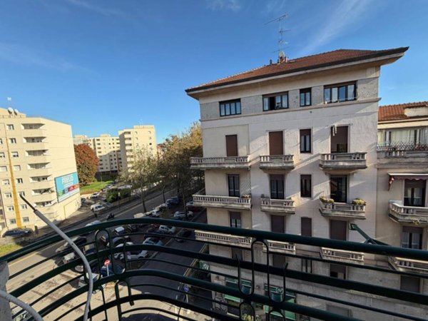 appartamento in vendita a Milano in zona Isola