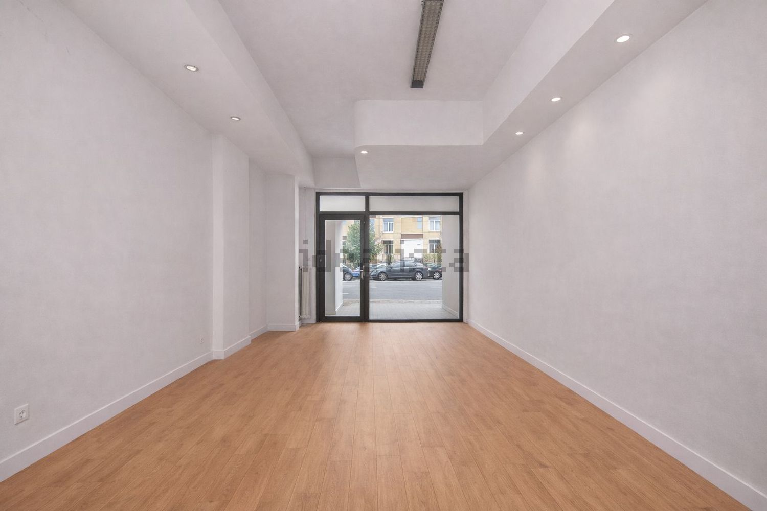 locale commerciale in vendita a Milano in zona Porta Romana