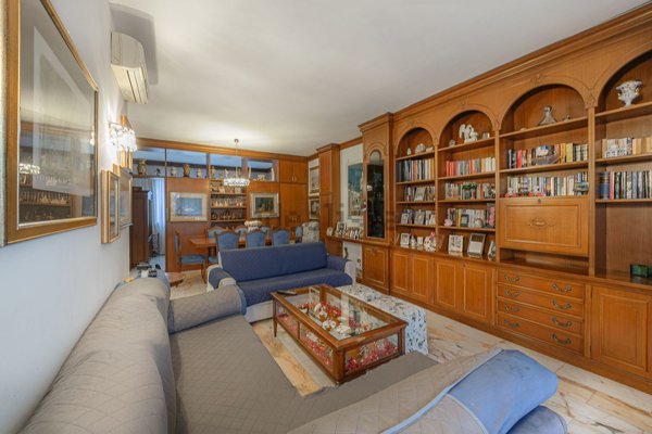 appartamento in vendita a Milano in zona Gallaratese