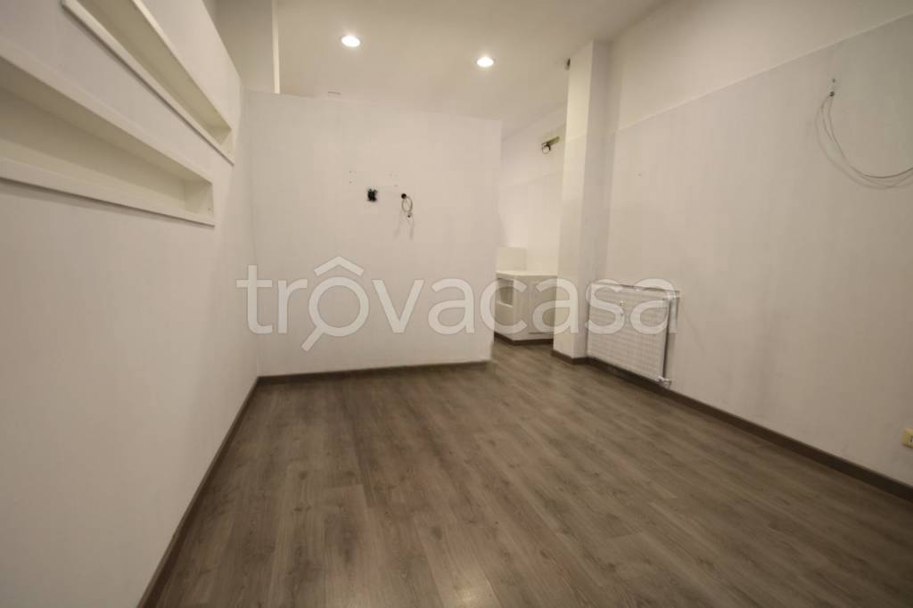 negozio in vendita a Milano in zona Bocconi